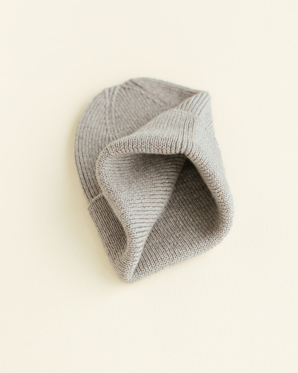 Hvid beanie Fonzie newborn - Pebble