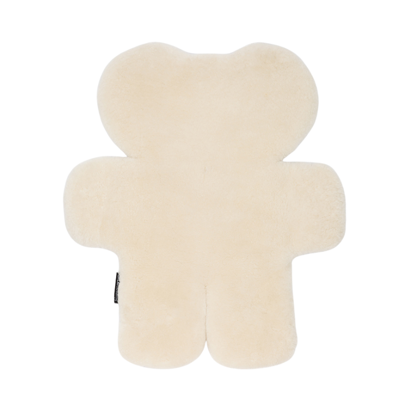 FLATOUTbear baby fur Milk – Sheepskin play mat – Atelier de Wevershoek