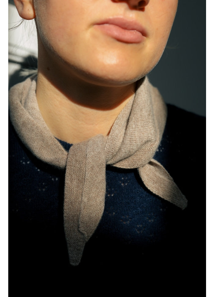 HOLMM. cashmere triangle scarf Foty - Toast