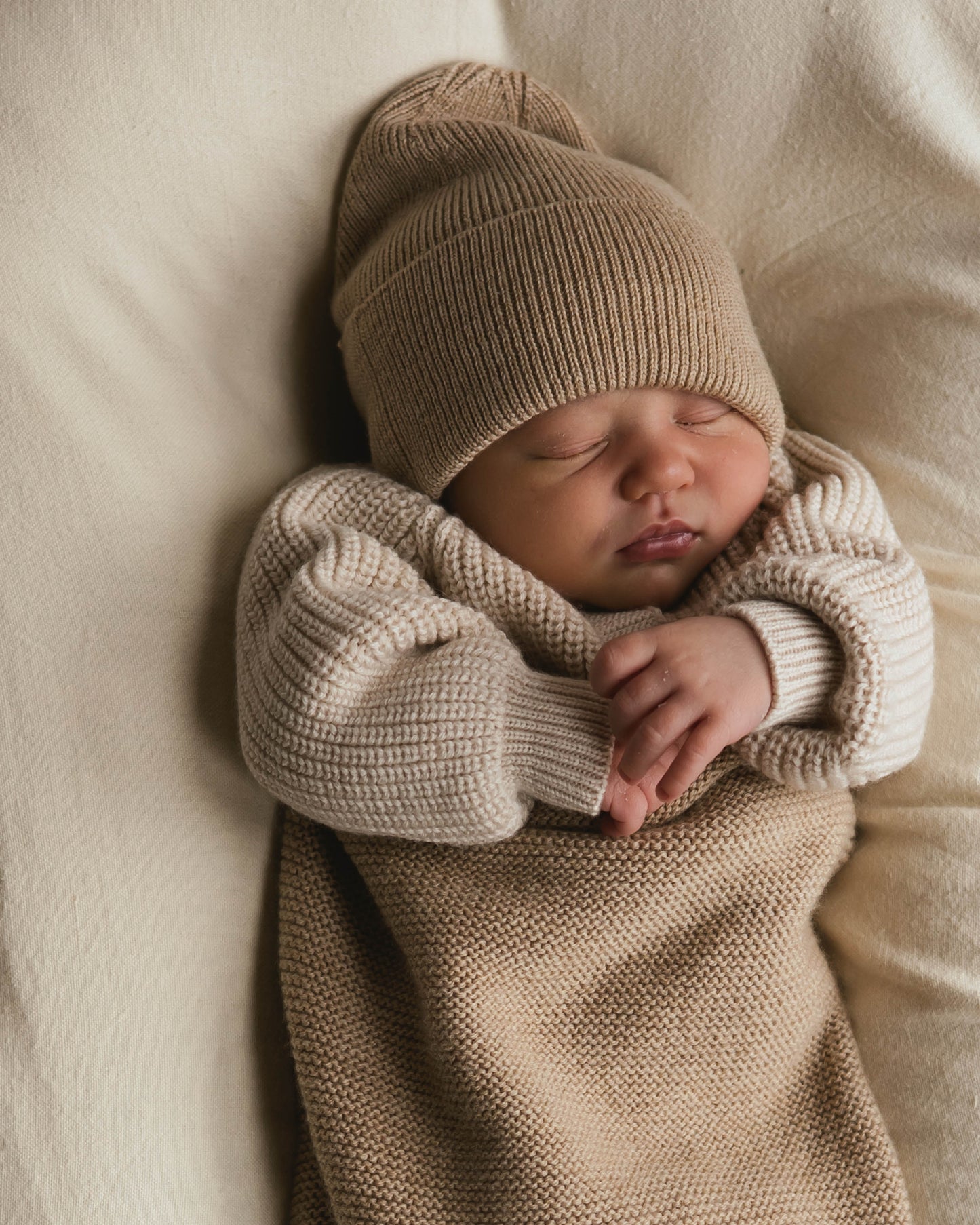 Hvid beanie Fonzie newborn - Sand