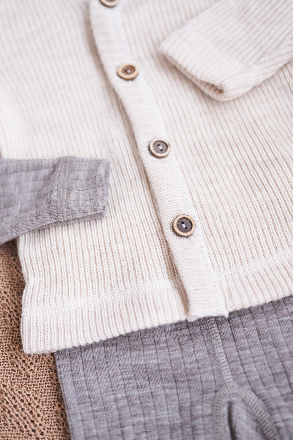 Knitted wool ribbed cardigan - beige