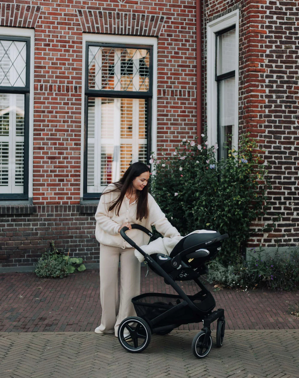 Kico Label Merinowollen wikkeldeken met Maxi-Cosi openingen – Beige