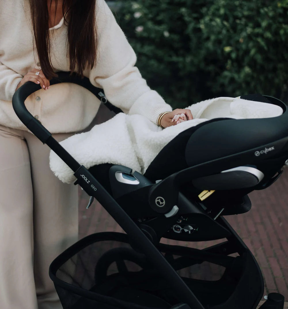 Kico Label Merinowollen wikkeldeken met Maxi-Cosi openingen – Beige