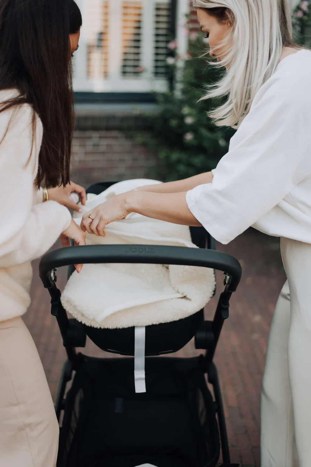 Kico Label Merinowollen wikkeldeken met Maxi-Cosi openingen – Beige