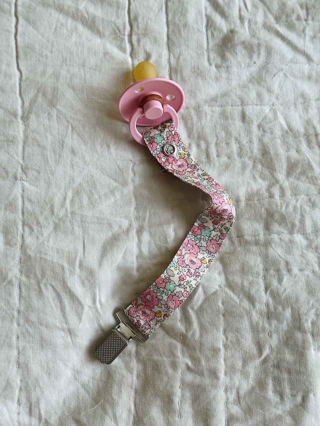 Lalaby katoenen speenkoord – Pink Betsy