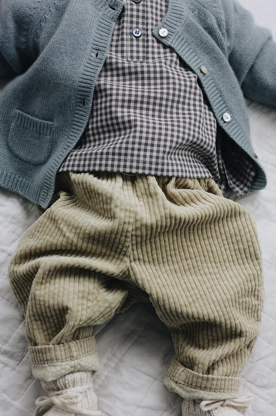 Lalaby katoenen mega corduroy baby broekje Charlie – Olive