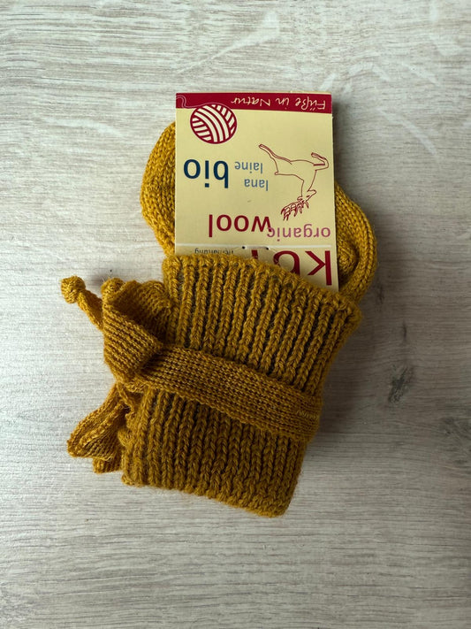 Hirsch Natur Strickschühchen - Ocker